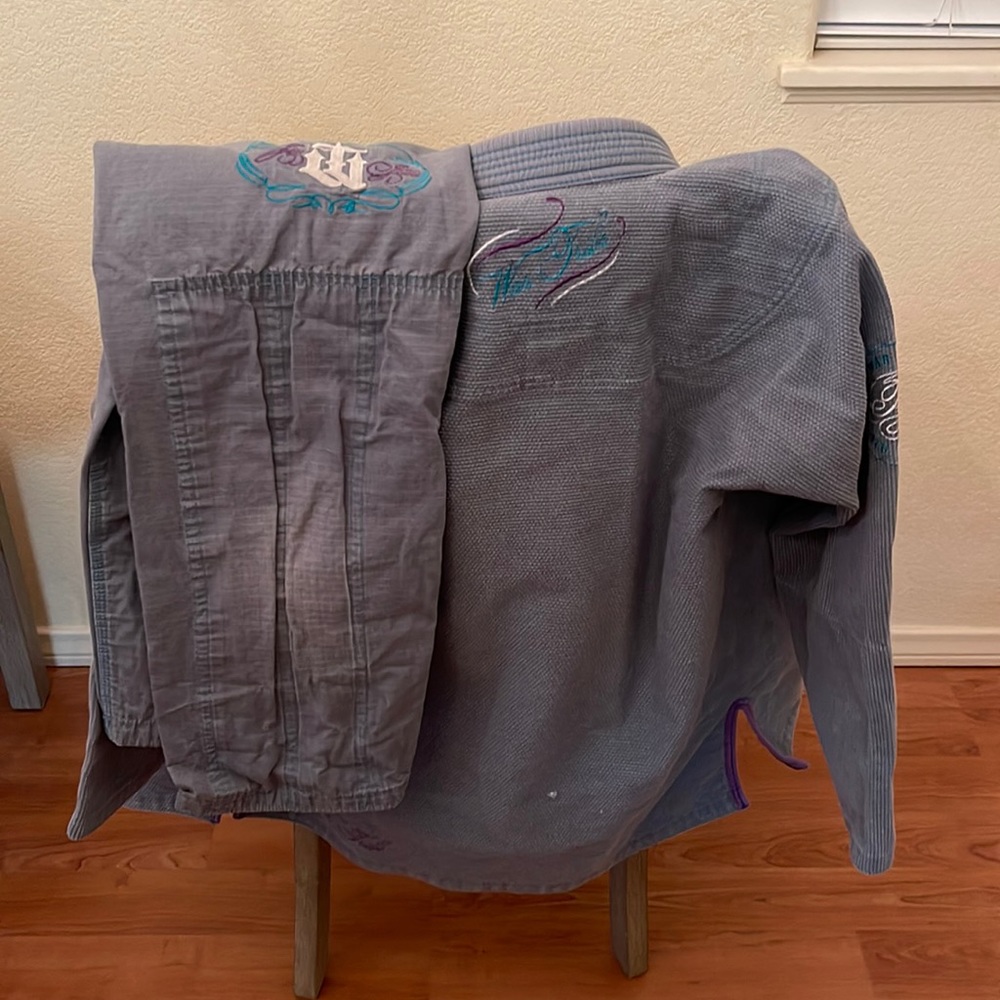 Women’s war tribe jiujitsu gi